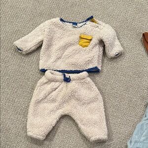 Old Navy Sherpa Set with Yellow Pocket 0-3 months